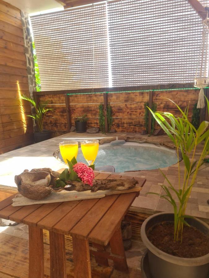 Kami Lodge F3 Jacuzzi Riviere-Salee ภายนอก รูปภาพ
